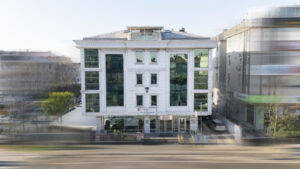 Bahçelievler'de Estetik Diş Hekimi Nasıl Seçilir?